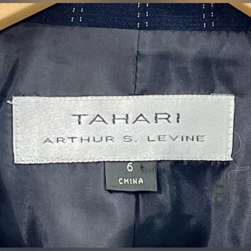 Tahari Navy Double Pinstriped Suit Jacket and Skirt Size 6 - Picture 7 of 7